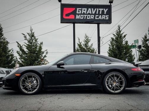 2019 Porsche 911 Carrera