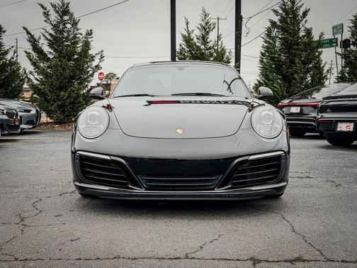 2019 Porsche 911 Carrera