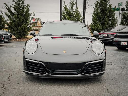 2019 Porsche 911 Carrera