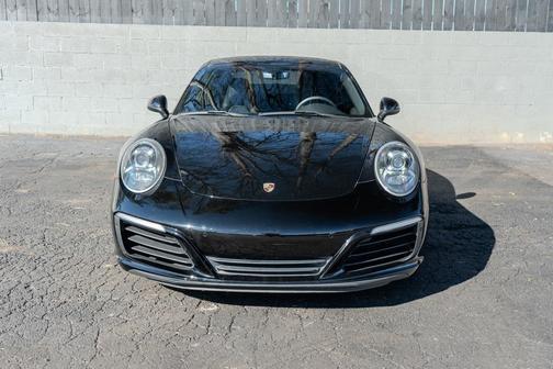 2019 Porsche 911 Carrera