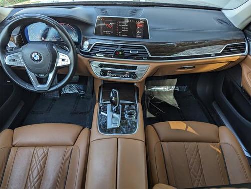 2022 BMW 750 i xDrive