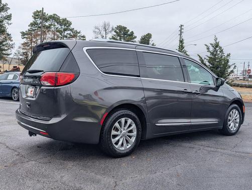 2018 Chrysler Pacifica Touring-L