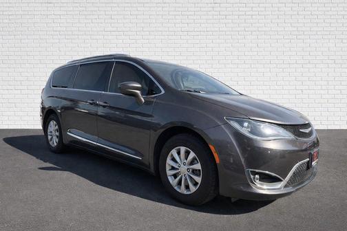 2018 Chrysler Pacifica Touring-L