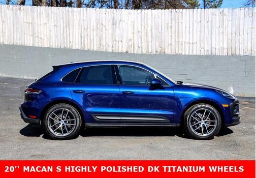 2023 Porsche Macan Base