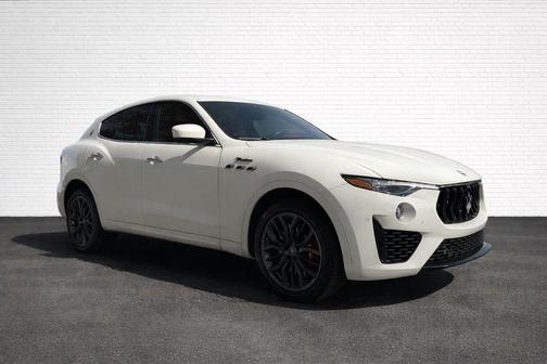 Bianco 2022 Maserati Levante Modena