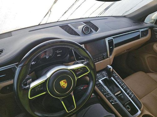 2018 Porsche Macan S