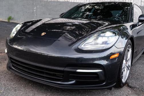 2018 Porsche Panamera Base