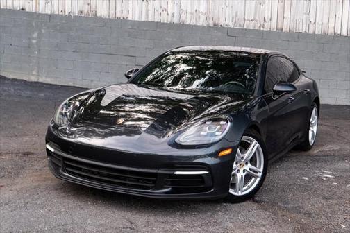 2018 Porsche Panamera Base