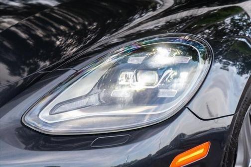 2018 Porsche Panamera Base