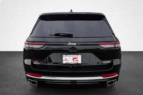 2022 Jeep Grand Cherokee Summit