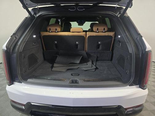 2025 Cadillac Escalade IQ Sport 2