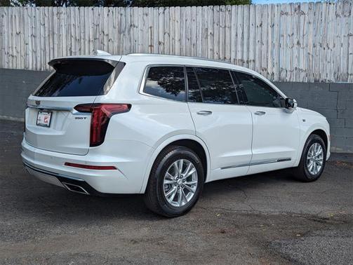2023 Cadillac XT6 Luxury FWD