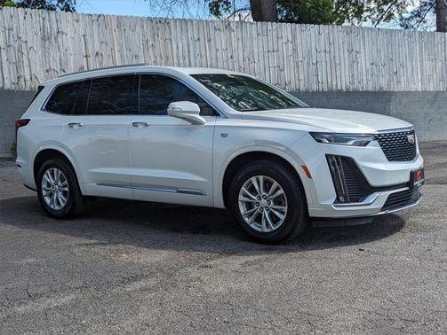 2023 Cadillac XT6 Luxury FWD