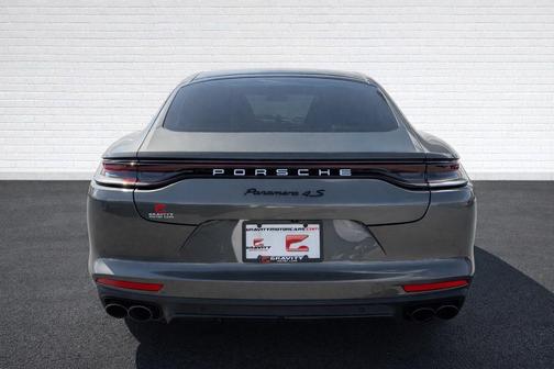 2022 Porsche Panamera 4S Executive