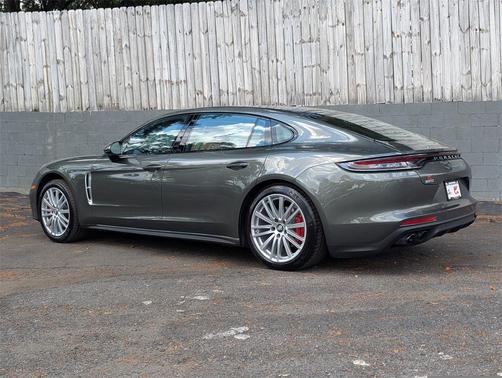 2022 Porsche Panamera 4S Executive