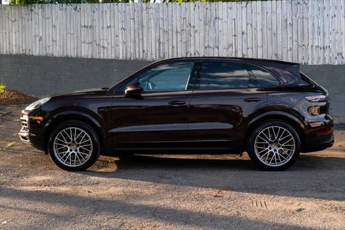 2023 Porsche Cayenne Platinum Edition