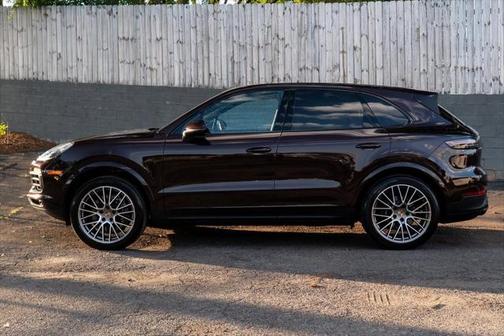 2023 Porsche Cayenne Platinum Edition