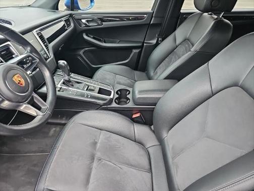 2018 Porsche Macan Base