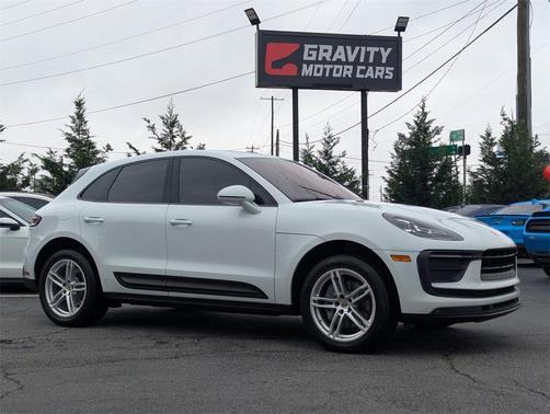 2022 Porsche Macan Base