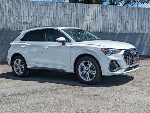 2022 Audi Q3 45 S line Premium