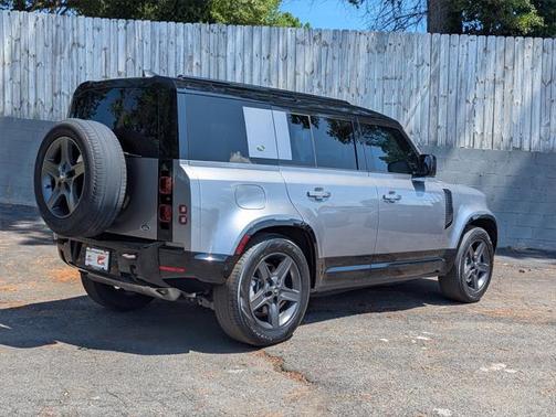 2023 Land Rover Defender 110 X-Dynamic SE