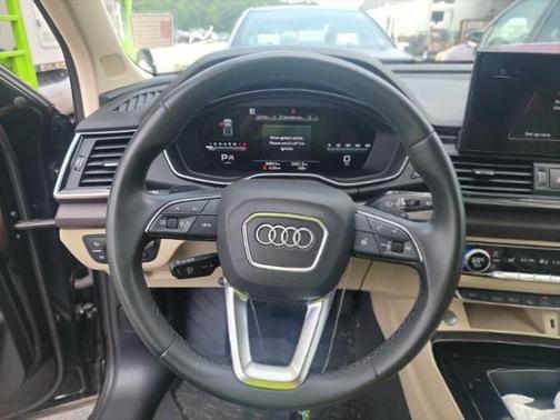 2022 Audi Q5 45 S line Prestige