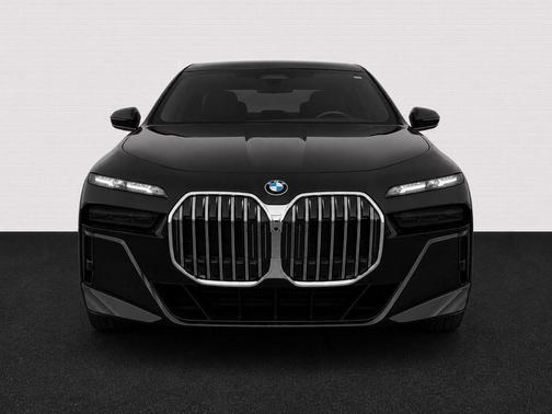 Black Sapphire Metallic 2023 BMW 740 i