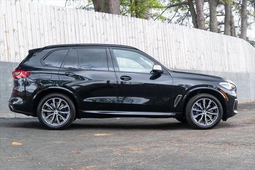 2022 BMW X5 M50i