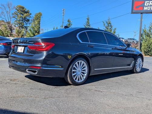 2018 BMW 740 740i