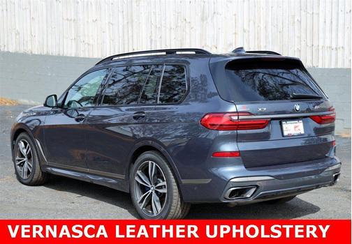 2022 BMW X7 M50i