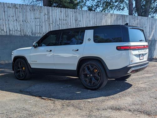 2023 Rivian R1S Adventure