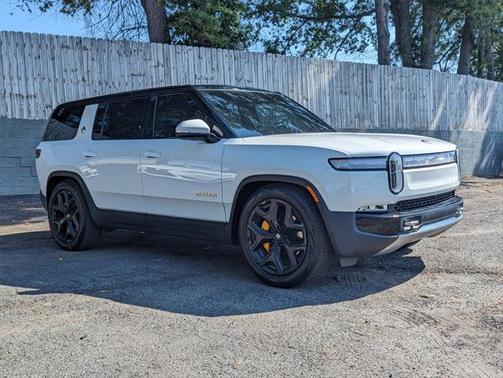 2023 Rivian R1S Adventure