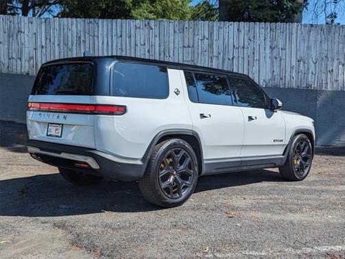 2023 Rivian R1S Adventure