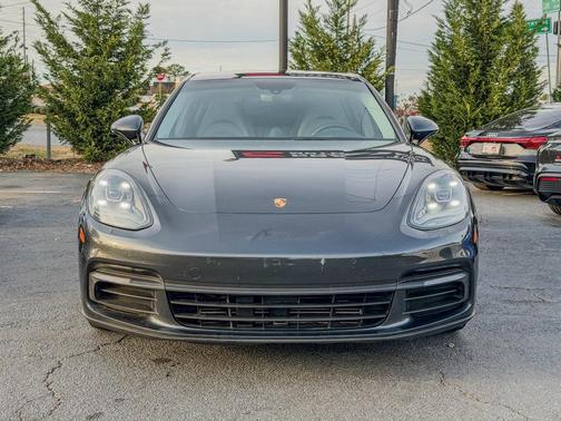 2018 Porsche Panamera 4