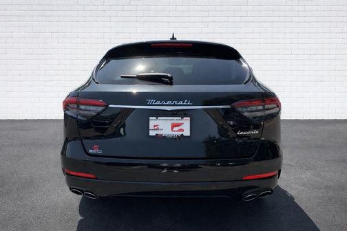 Nero Ribelle Metallic 2022 Maserati Levante GT