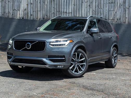 2019 Volvo XC90 T6 Momentum
