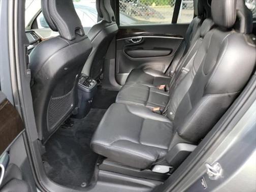 2019 Volvo XC90 T6 Momentum