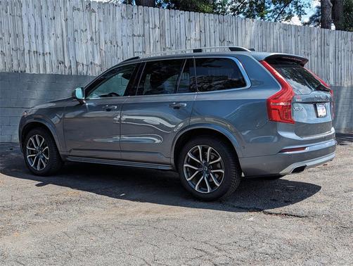 2019 Volvo XC90 T6 Momentum