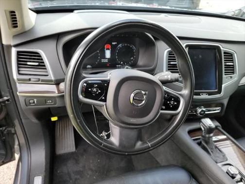 2019 Volvo XC90 T6 Momentum