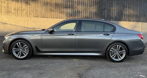 2018 BMW 750 i xDrive