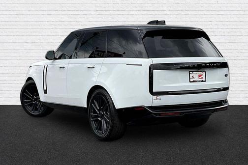 Fuji White 2023 Land Rover Range Rover P400 SE