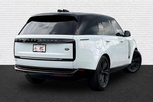 Fuji White 2023 Land Rover Range Rover P400 SE