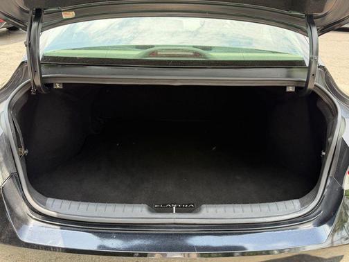 Phantom Black 2022 Hyundai ELANTRA SEL
