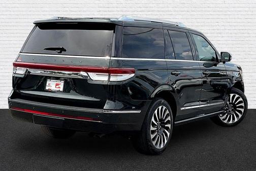 Manhattan Green Metallic Premium Colorant 2022 Lincoln Navigator Black Label