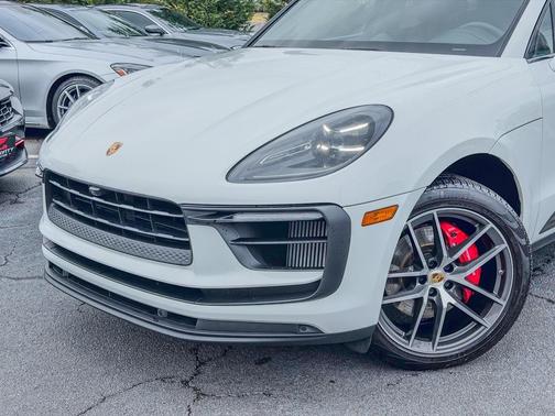 2022 Porsche Macan S