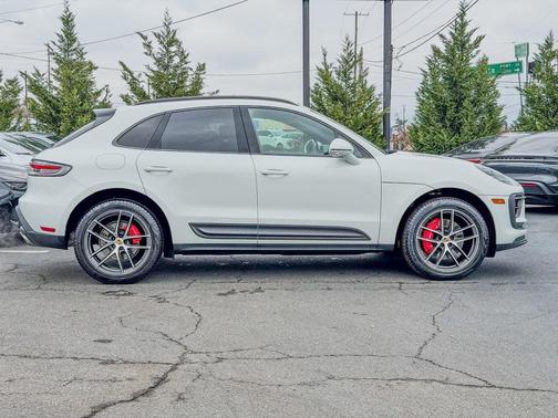 2022 Porsche Macan S