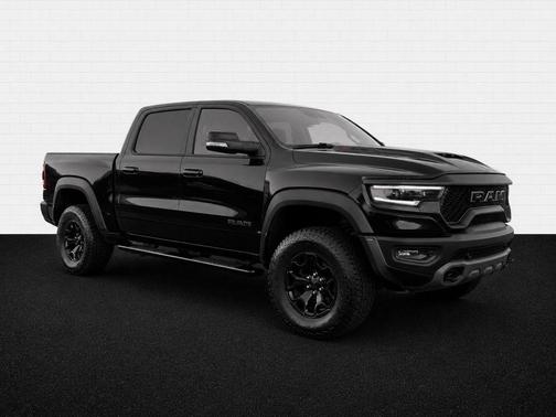 Diamond Black Crystal Pearlcoat 2022 RAM 1500 TRX