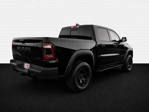 Diamond Black Crystal Pearlcoat 2022 RAM 1500 TRX