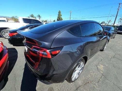 2024 Tesla Model Y Long Range Dual Motor All-Wheel Drive