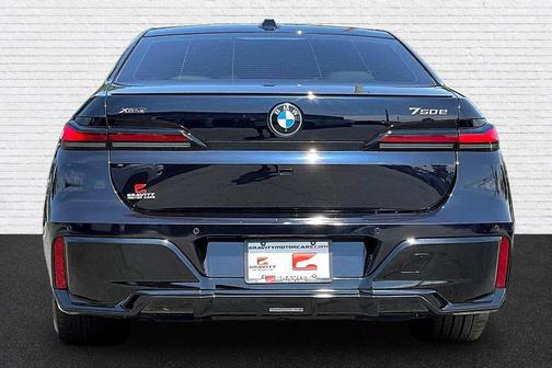 Carbon Black Metallic 2025 BMW 750e i xDrive